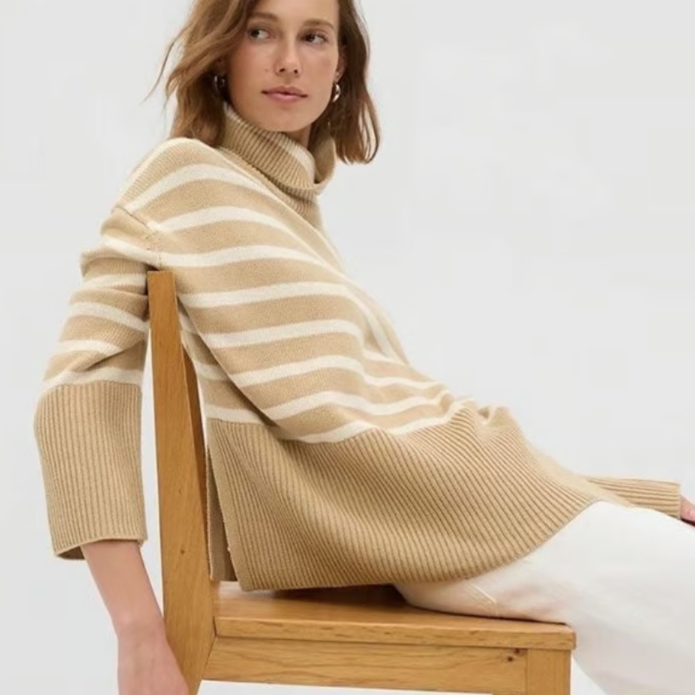 GAP 24/7 Split-Hem Turtleneck Sweater in White/Cream Stripe